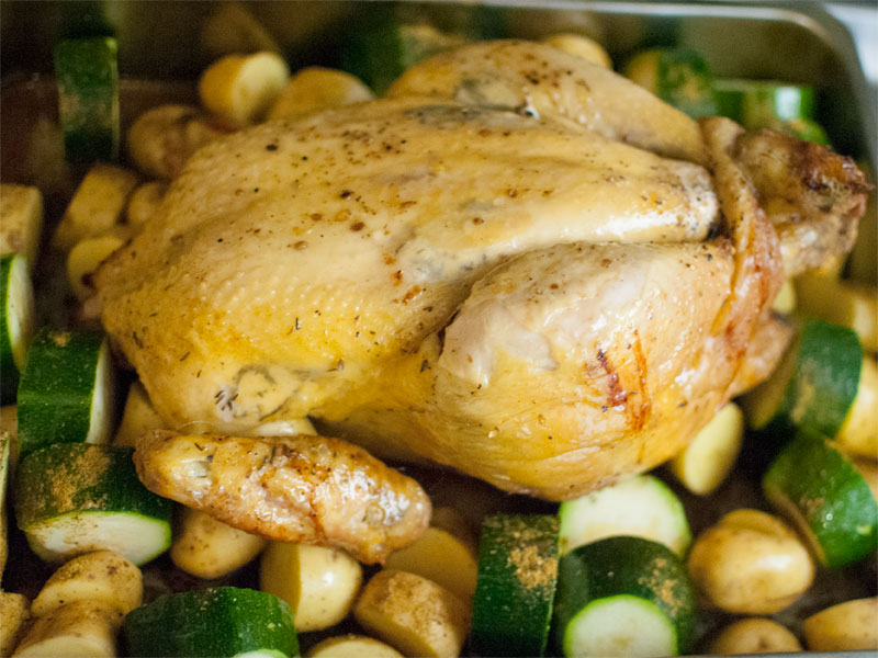 Pollo al horno con verduras mediterraneas