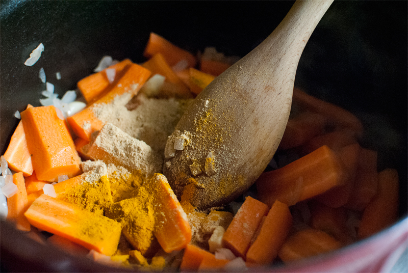 Sopa de Zanahoria y Leche de Coco con Curry