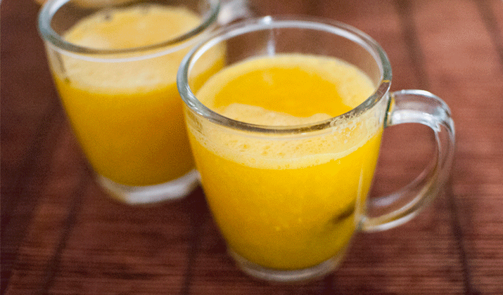 Hot orange juice with cinnamon and honey
